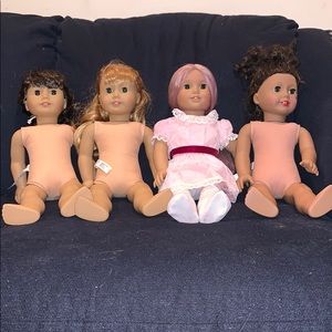 4 American Girl dolls . 4/ $260.